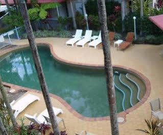 Nhà nghỉ Reef & 3*