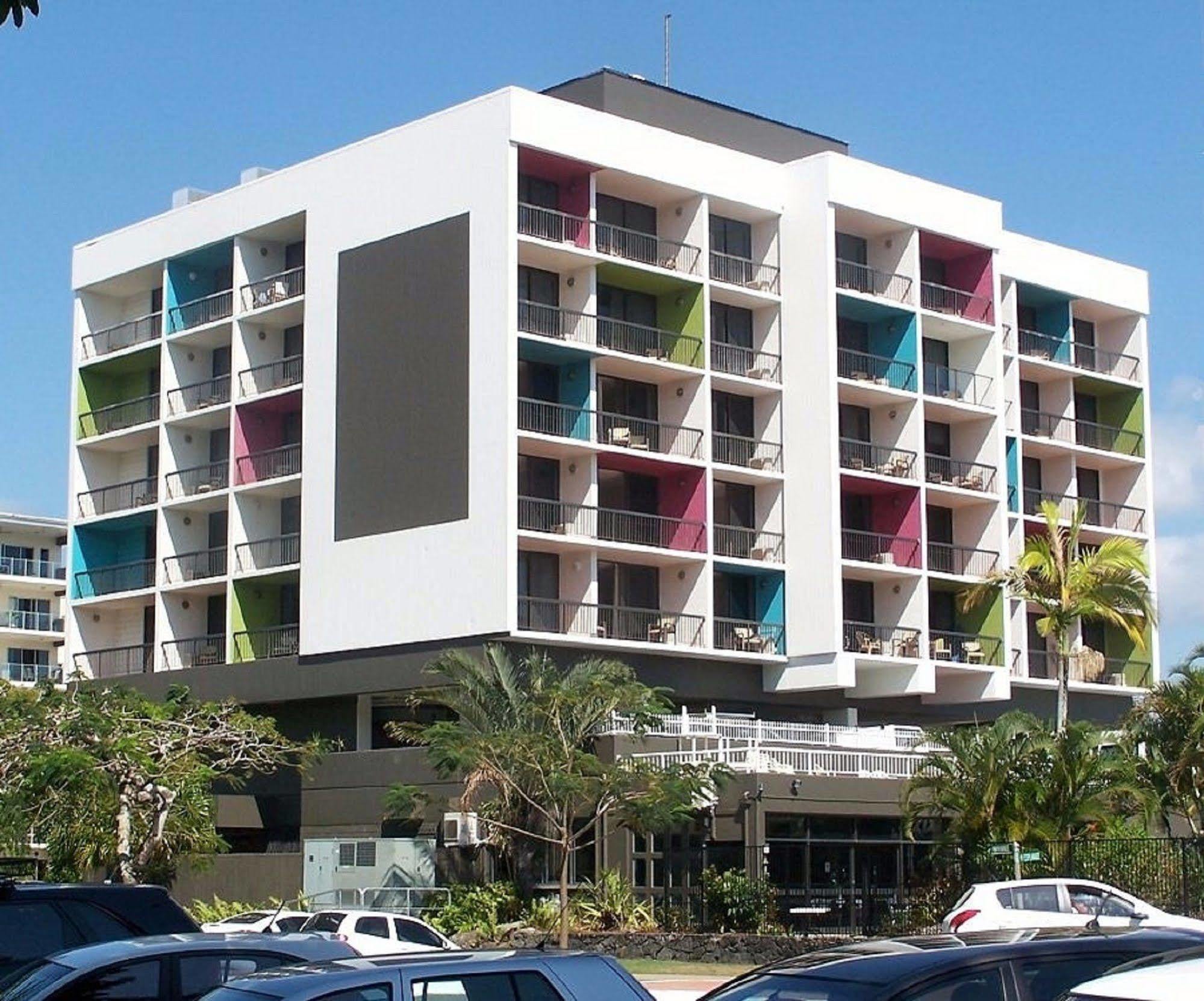 Plaza Khách sạn 3*