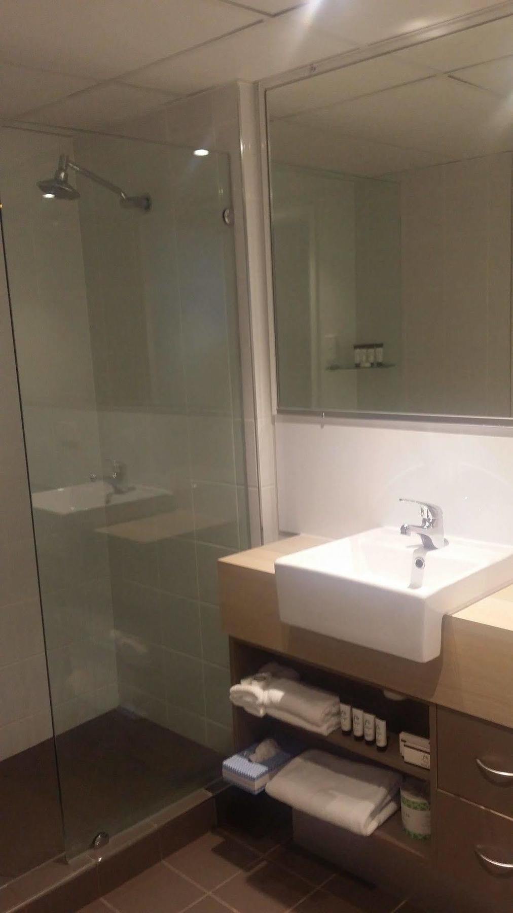 Plaza Khách sạn 3*