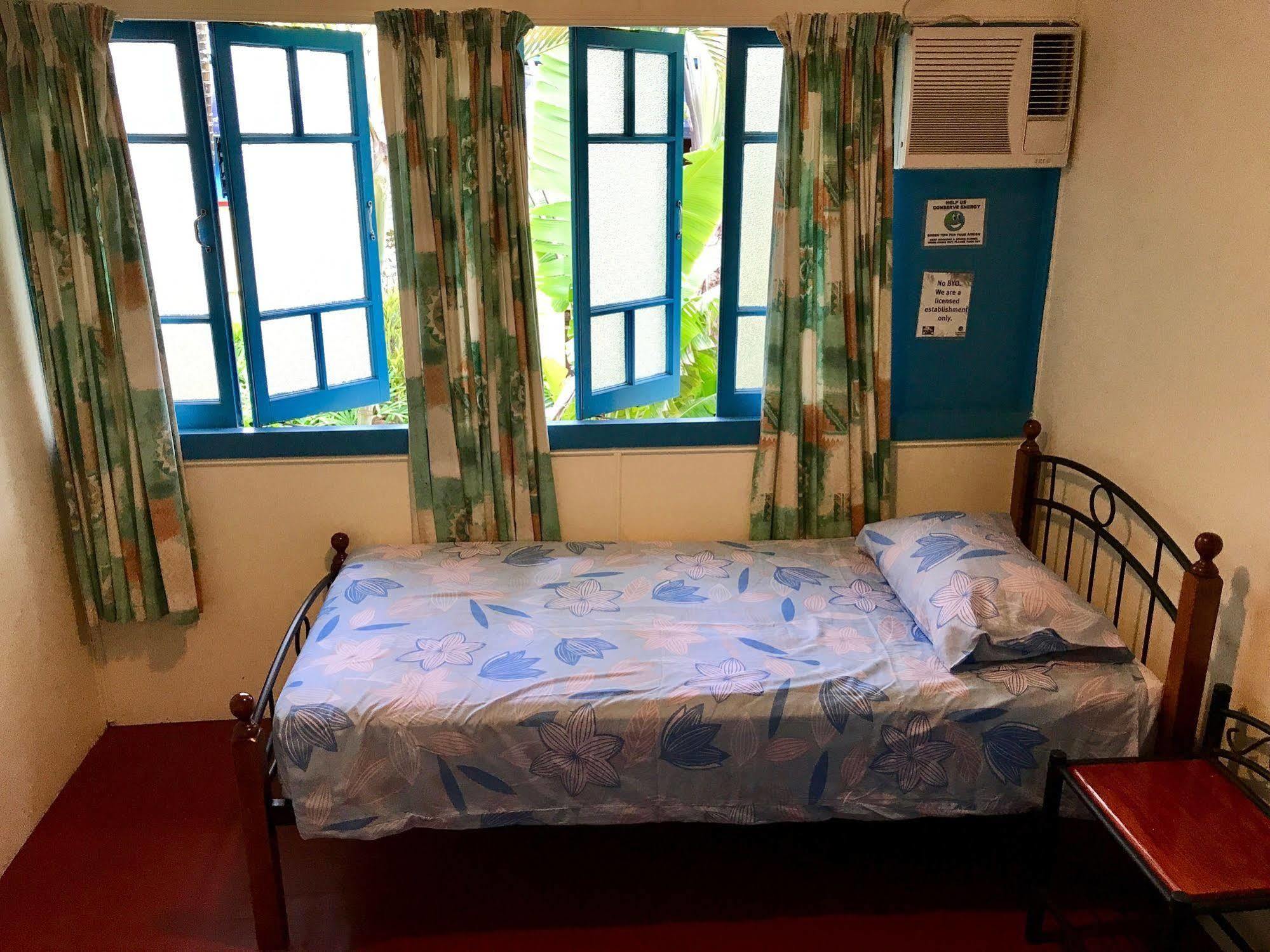 Hostel Why Not Backpackers *
