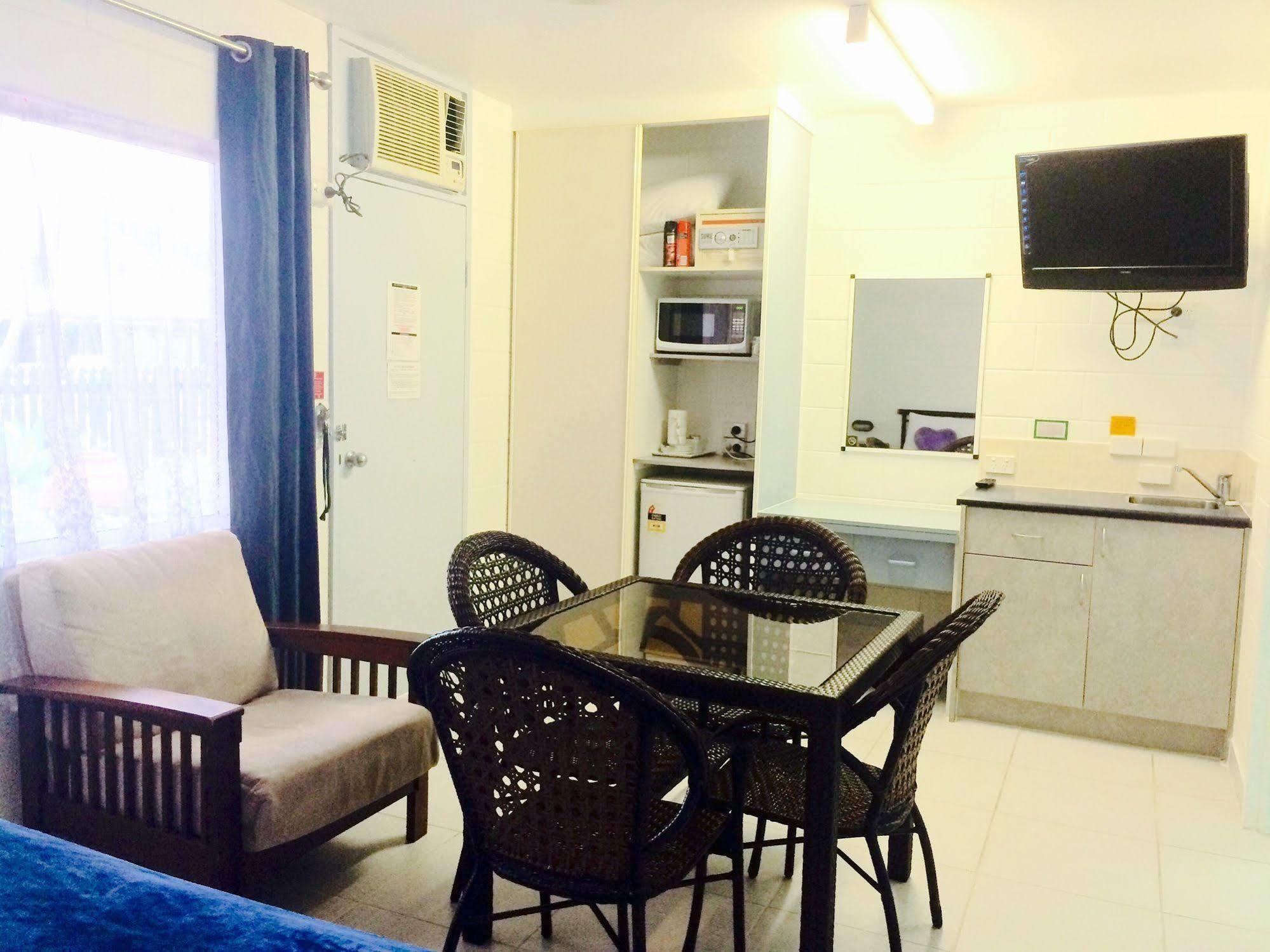 Motel South 3*