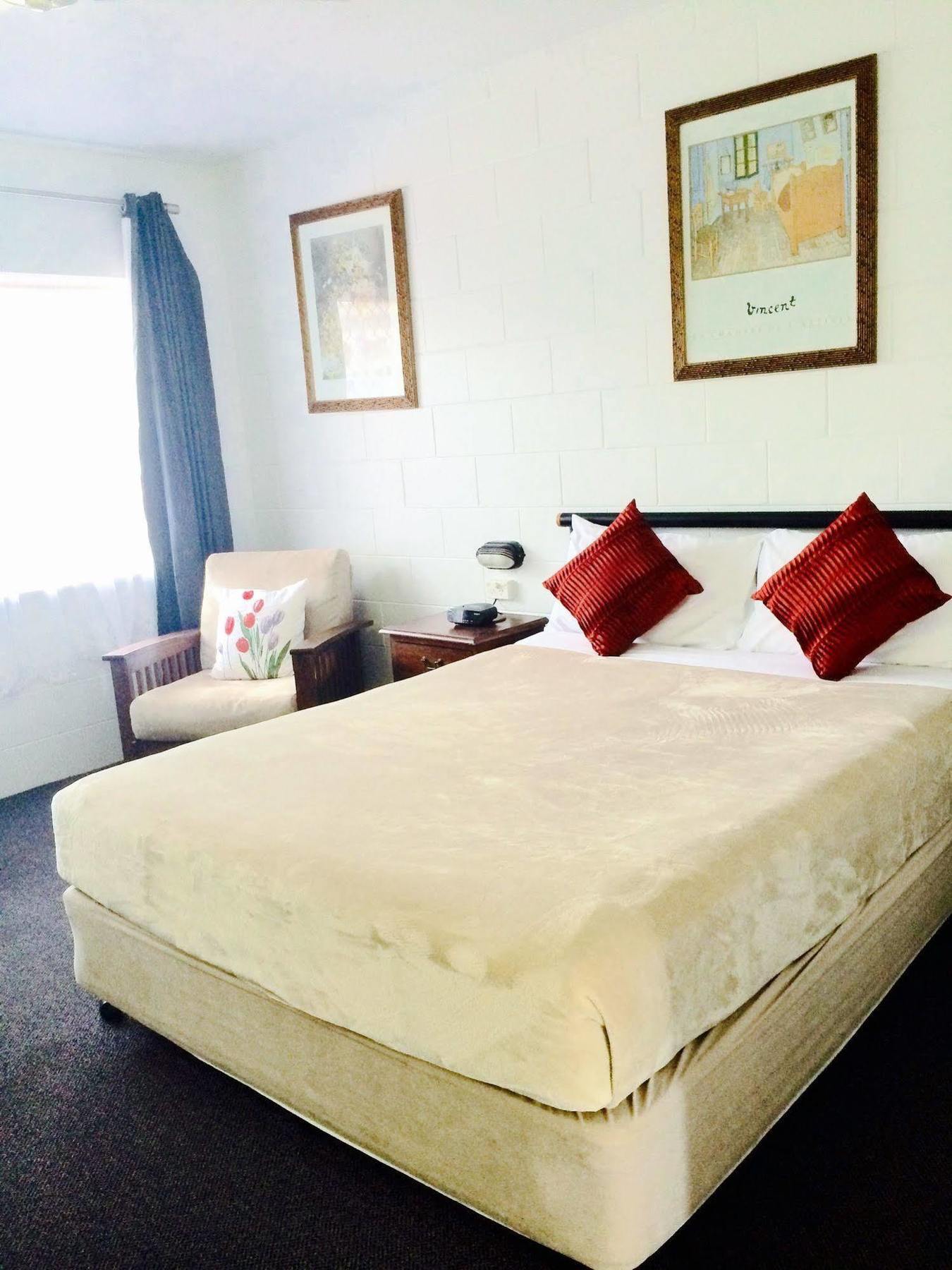 Motel South