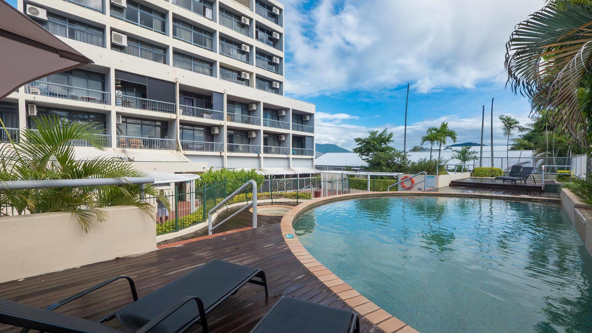 Sunshine Tower Hotel 4*