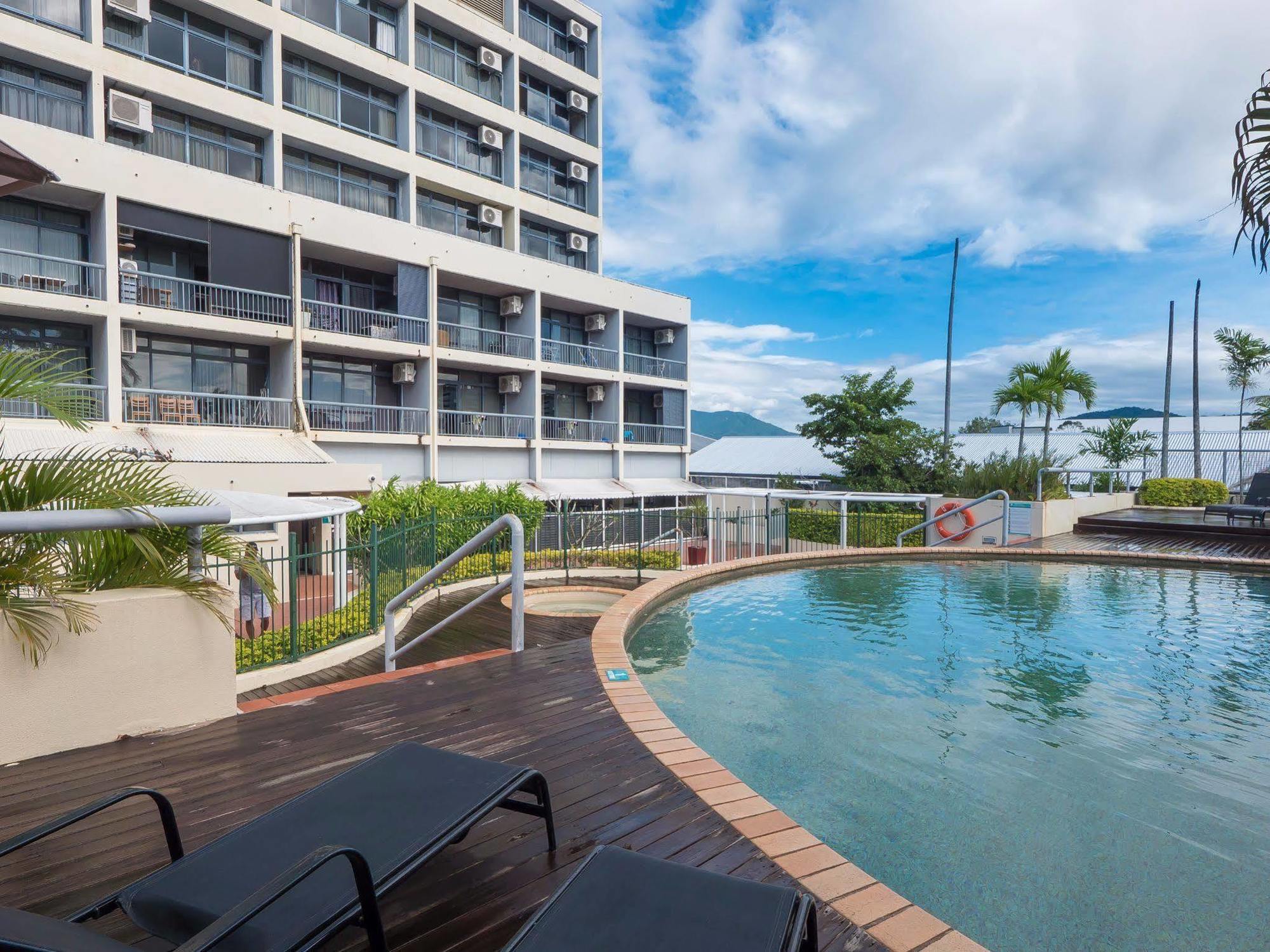 Hotel Sunshine Tower Cairns