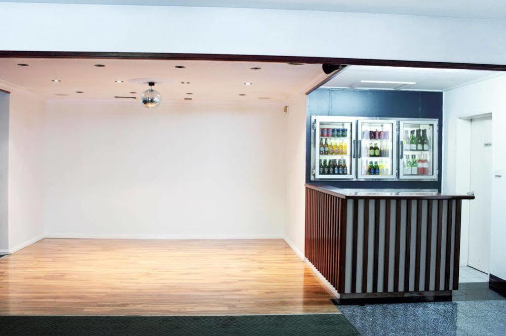 Tropical Gardens Motel 3*