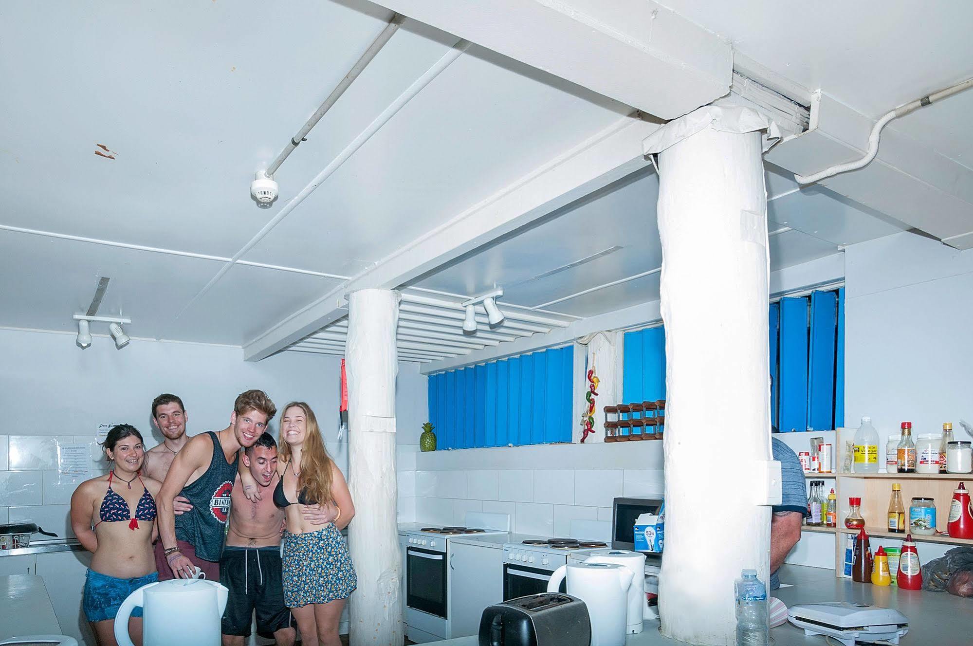 Albergue Reef Backpackers *
