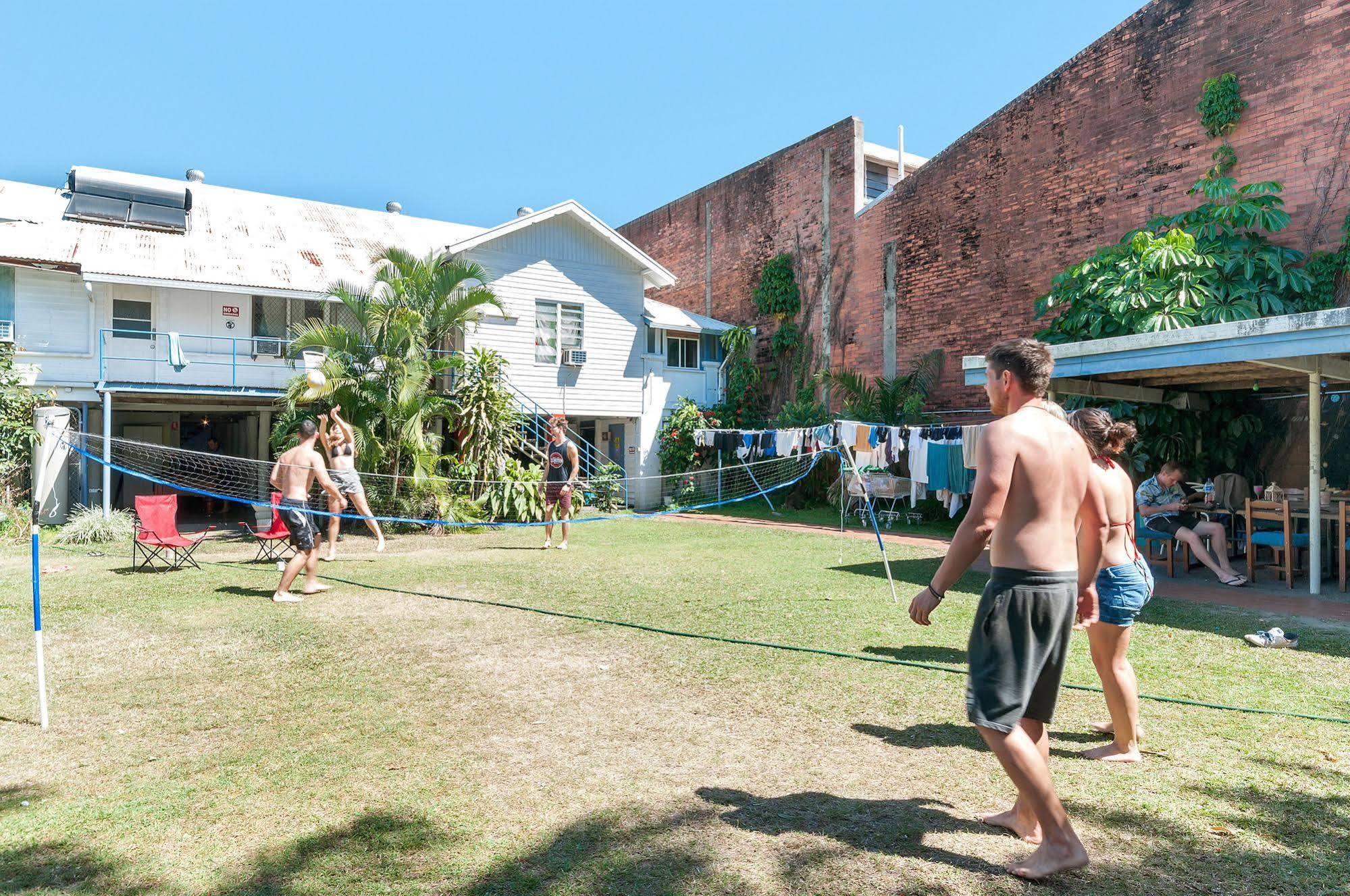 Reef Backpackers * Cairns