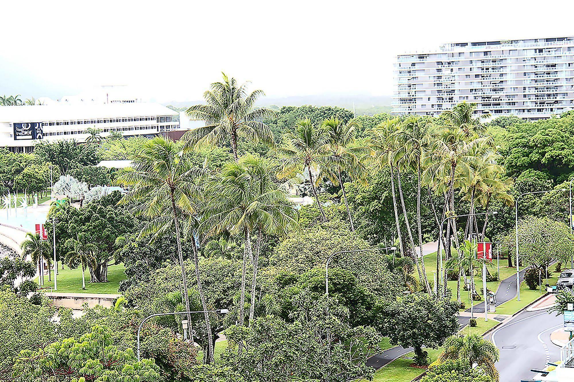 Aquarius 5* Cairns