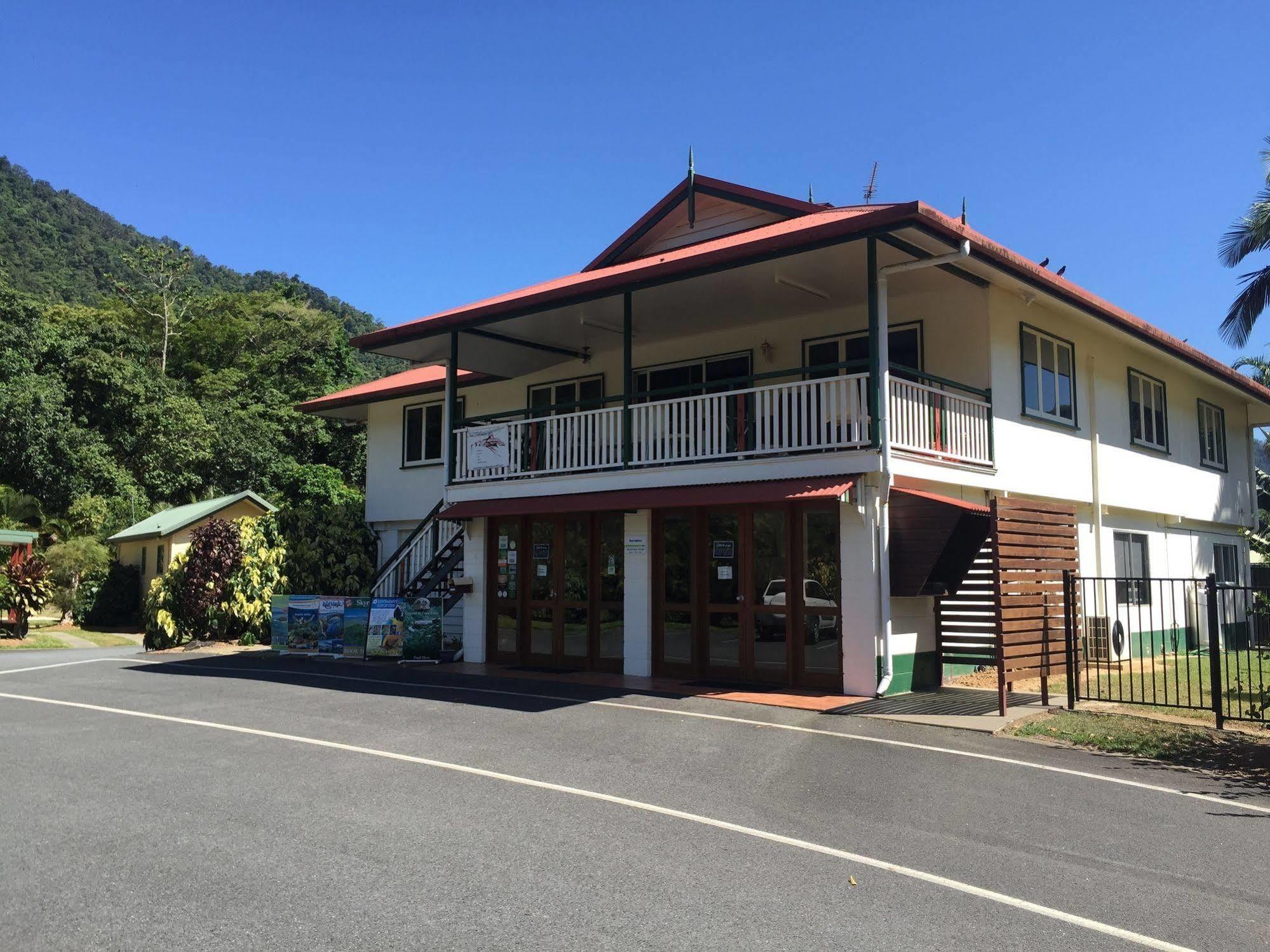 Big4 Crystal Cascades Hotel Cairns