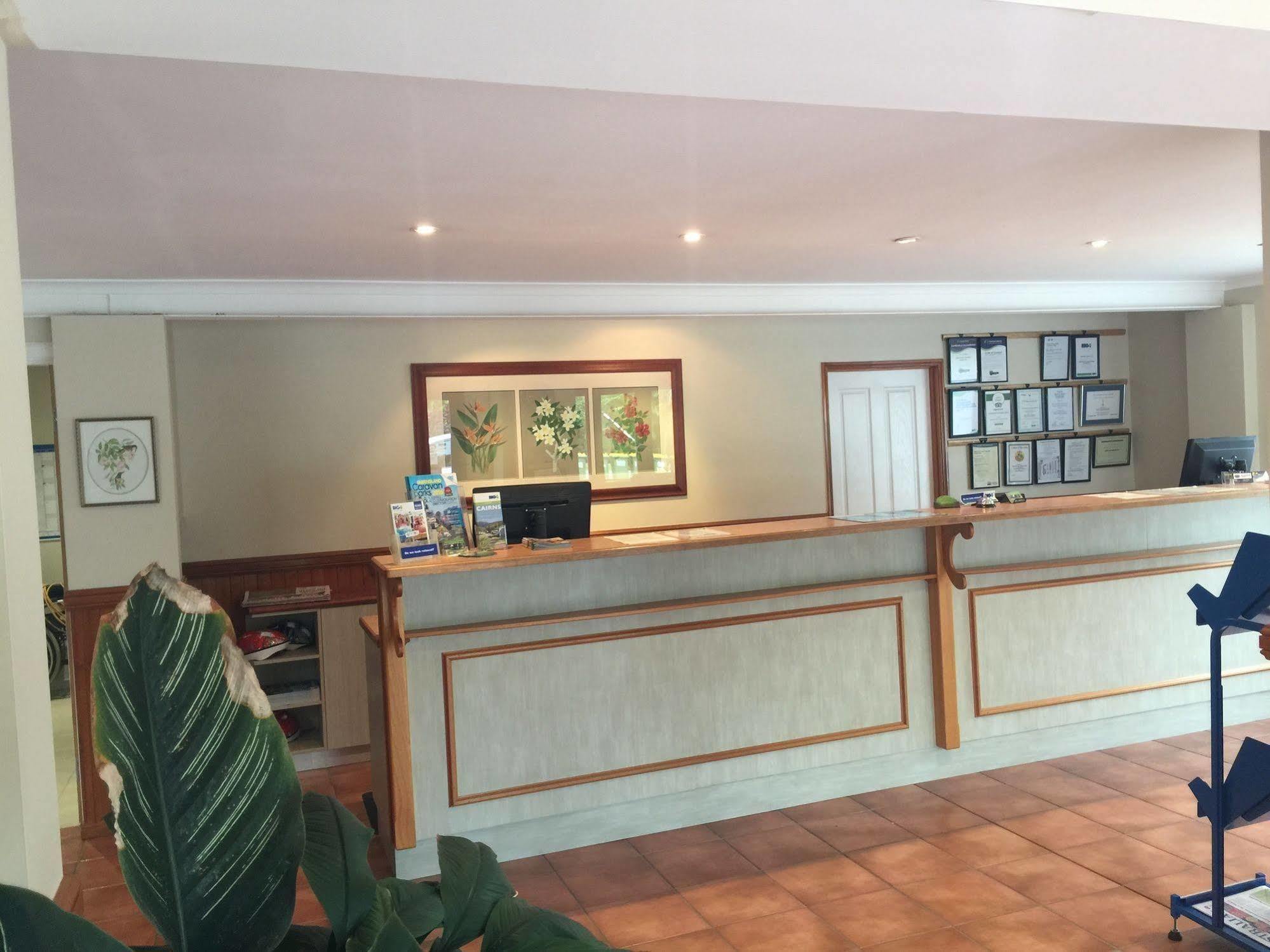 Big4 Crystal Cascades Hotel 4*