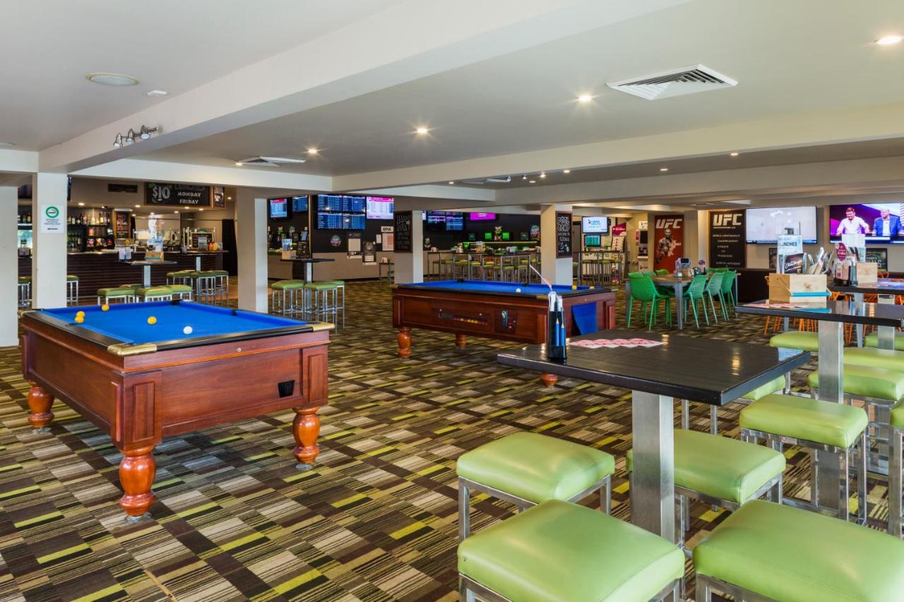 Nightcap At Edge Hill Tavern 3* Cairns