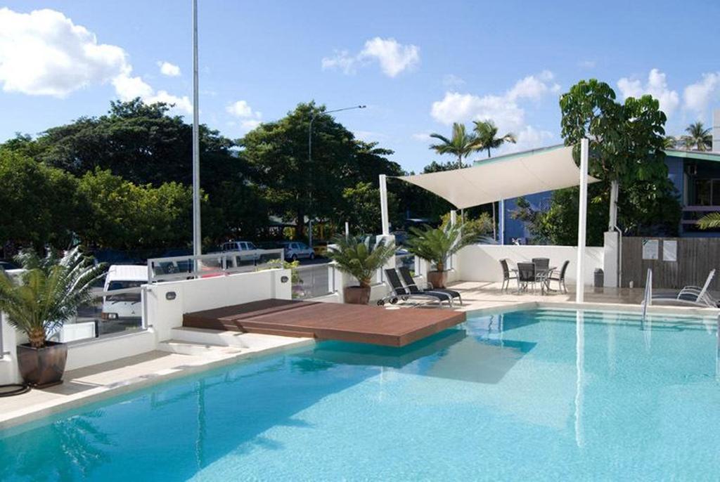 Waters Edge Cairns