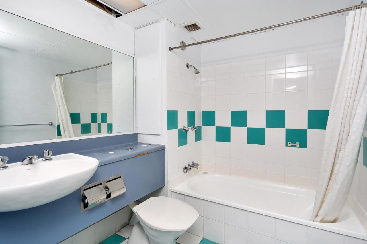 Sunshine Tower Hotel 4*