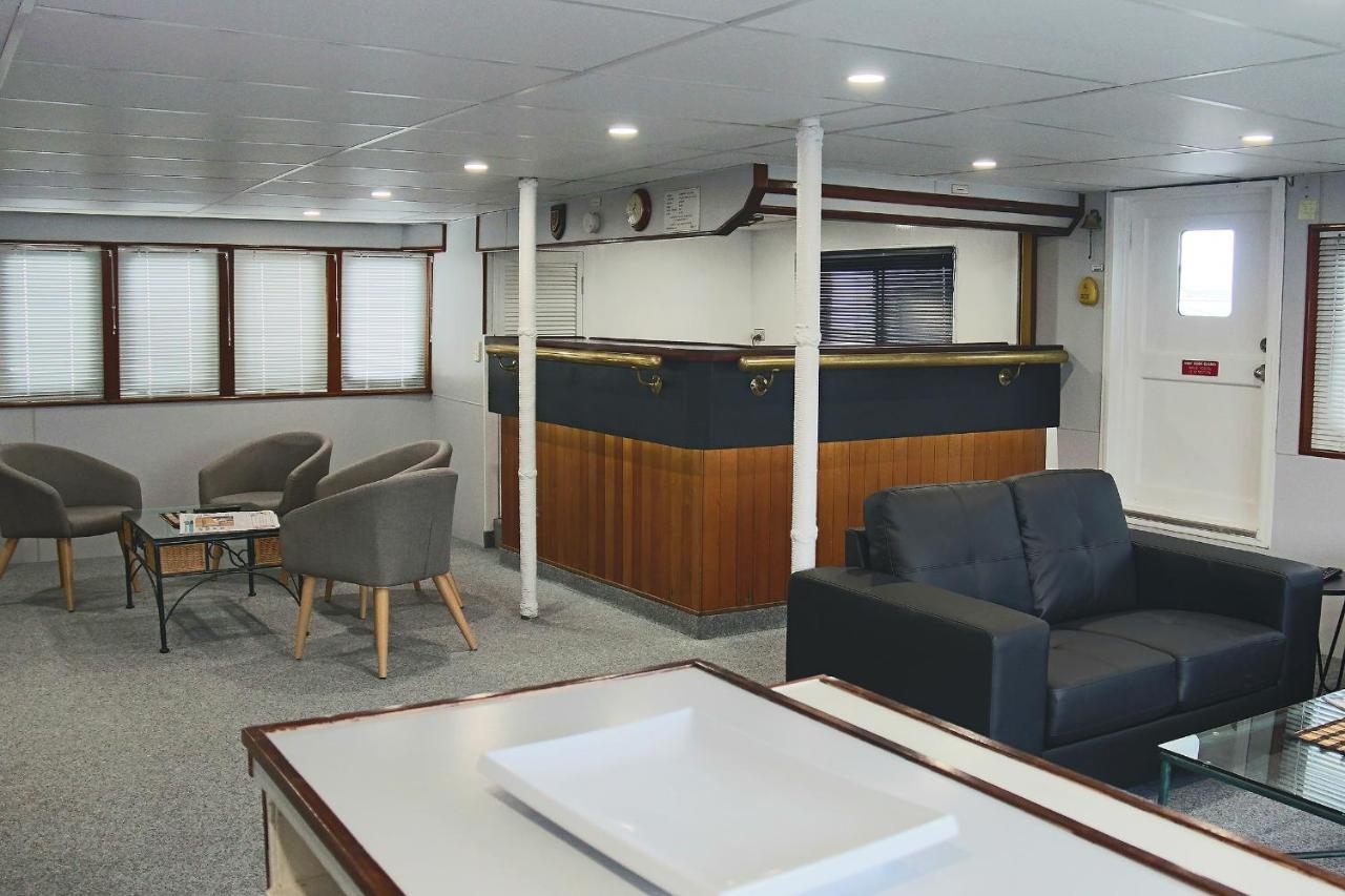 Botel Boatel Cairns