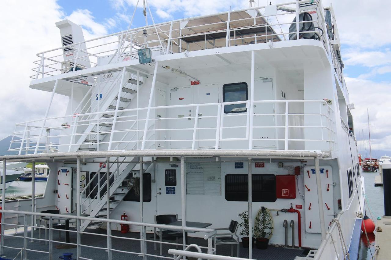 Boatel Botel 3*