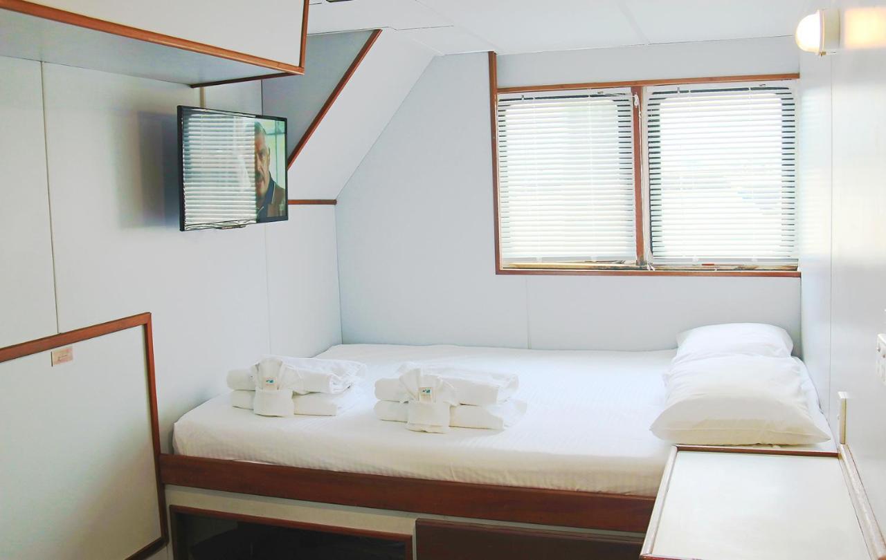 Botel Boatel Cairns