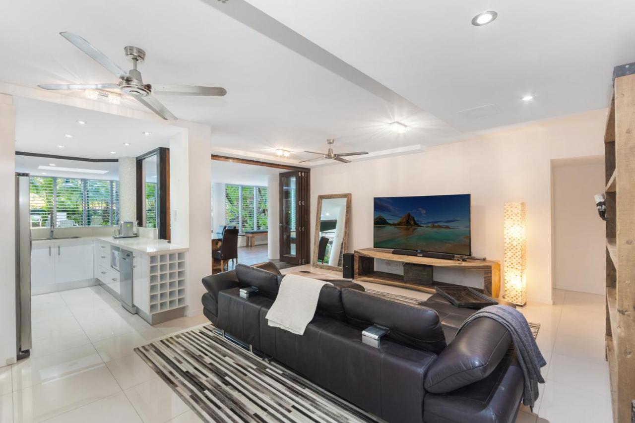 Apartment Luxury Pool Side In Beachfront
