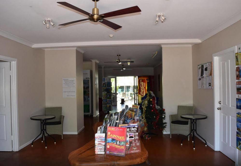 Hostel Travellers Paradise *