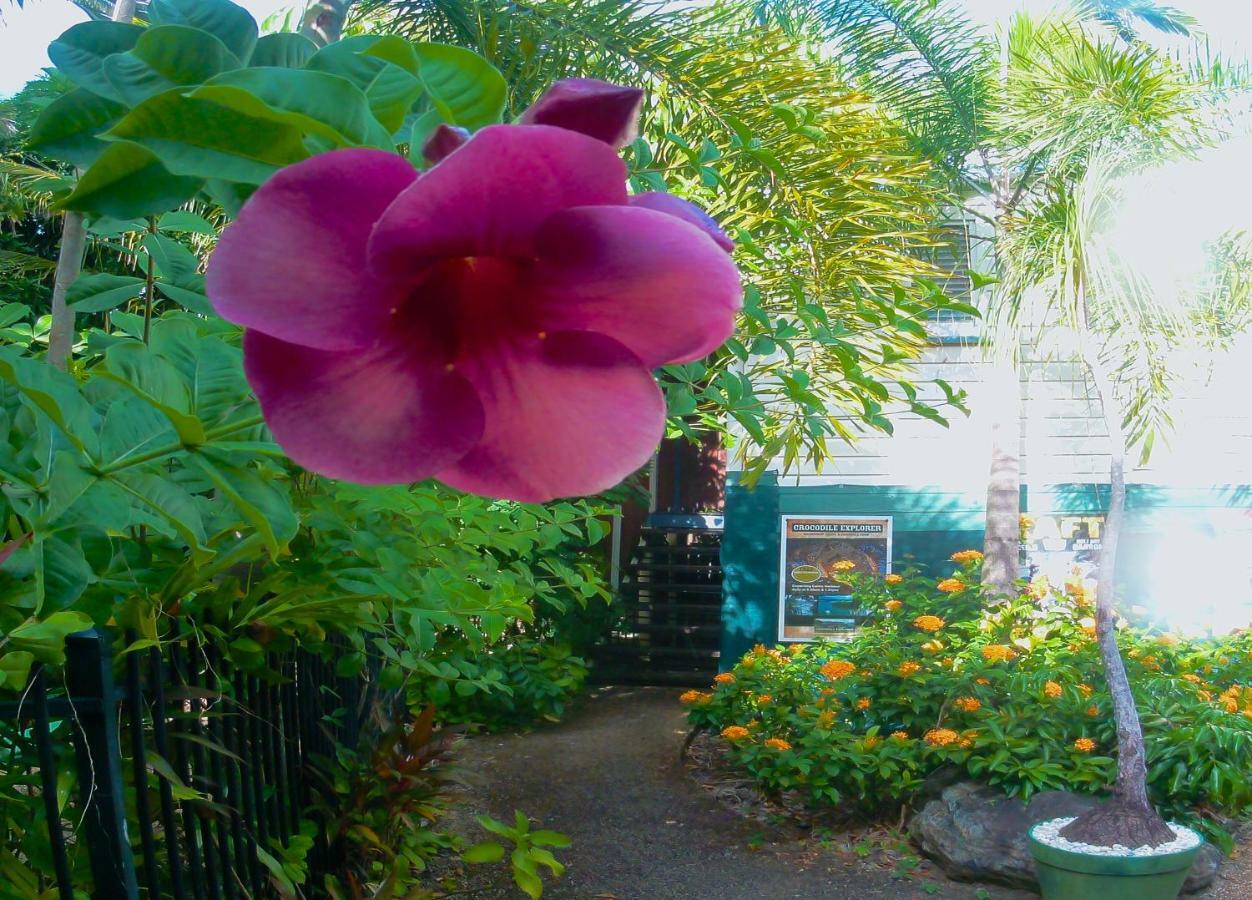 Travellers Paradise Cairns