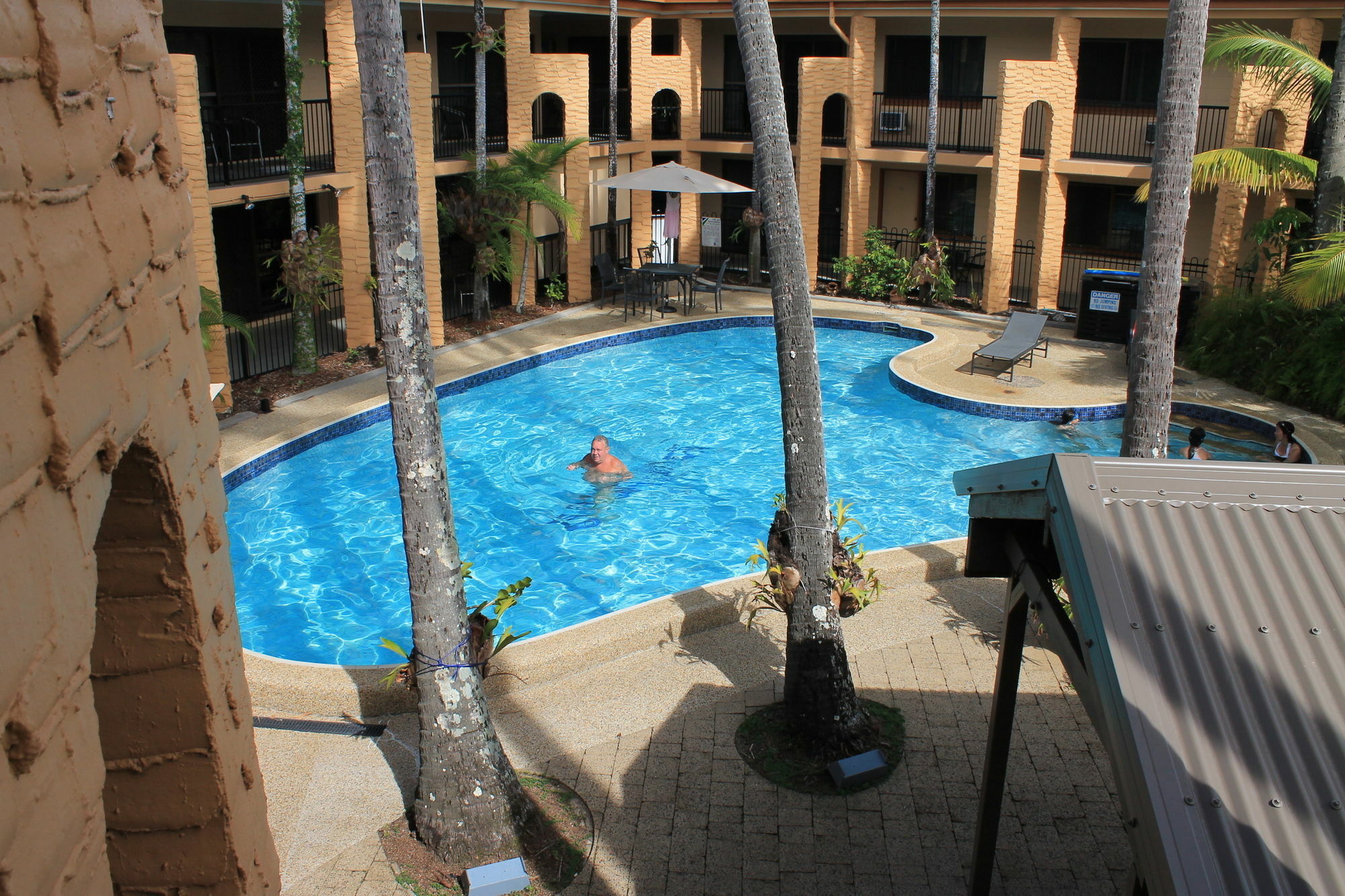 Oasis Aparthotel