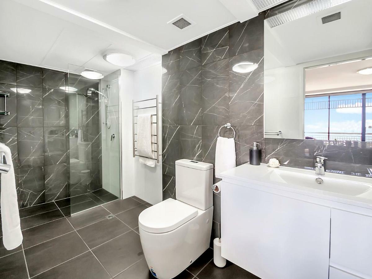 Luxury Waterfront Sea View - Do Not Book Apartment