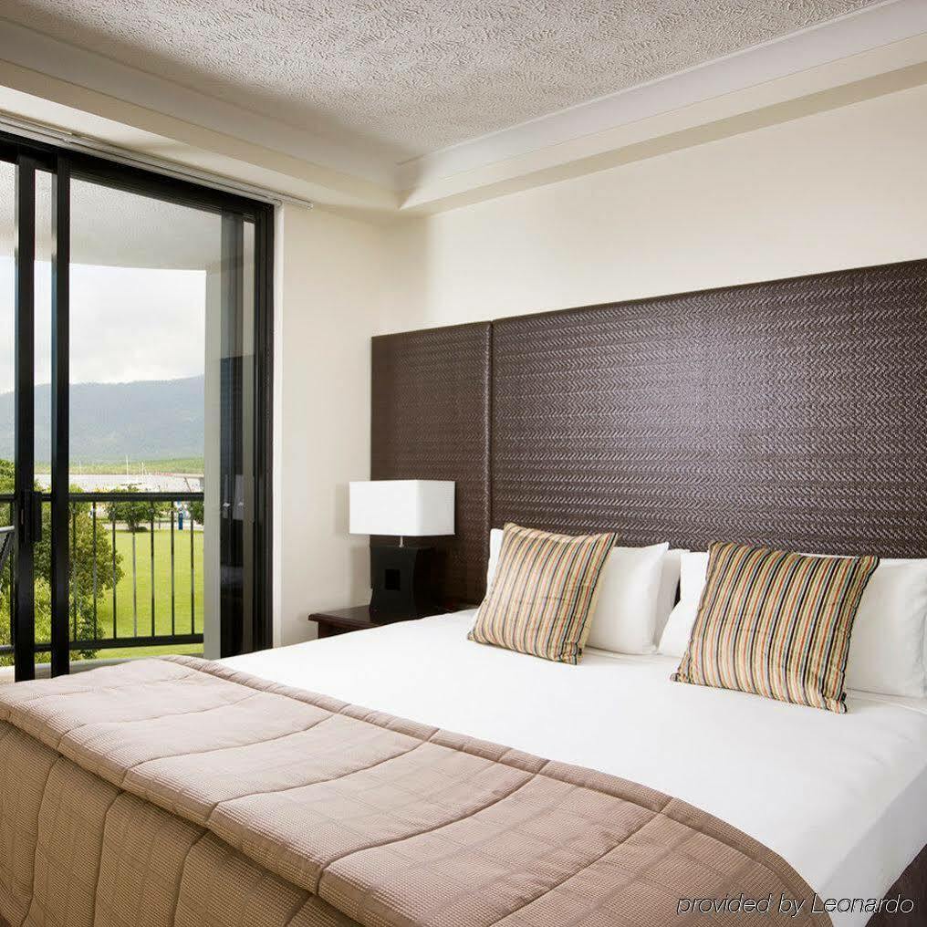 Hotel Mantra Esplanade