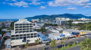 Sunshine Tower 4* Cairns