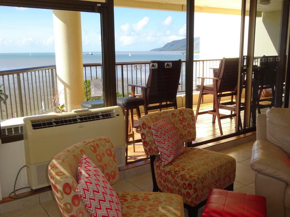Esplanade Ocean Views Apartment *