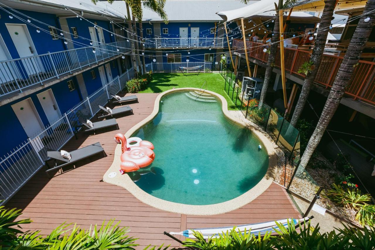 Bounce Hostel *