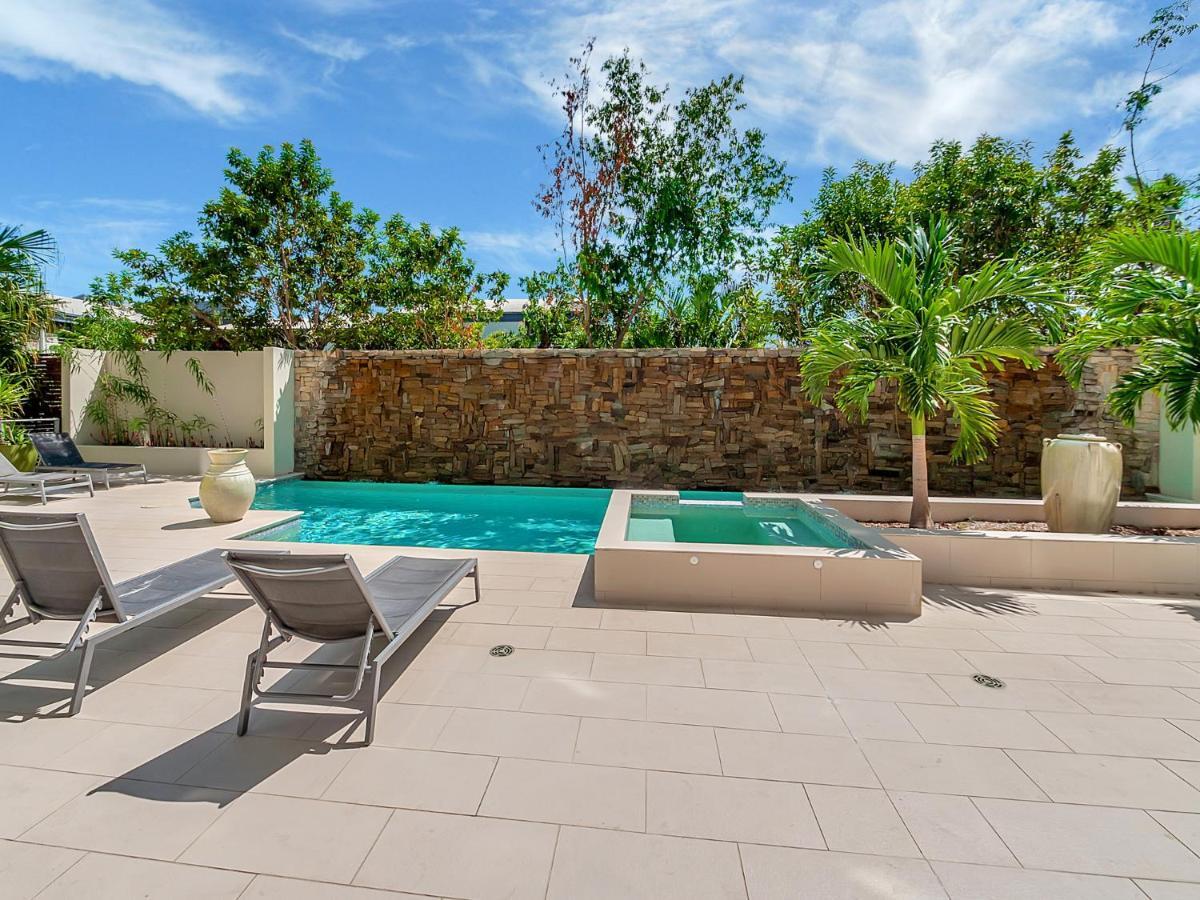 Apartment Stunning Ground Floor 104 Cairns