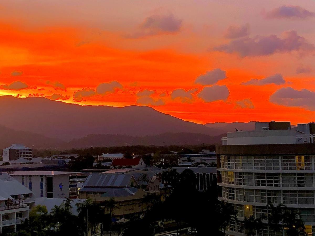 Esplanade Ocean Views * Cairns
