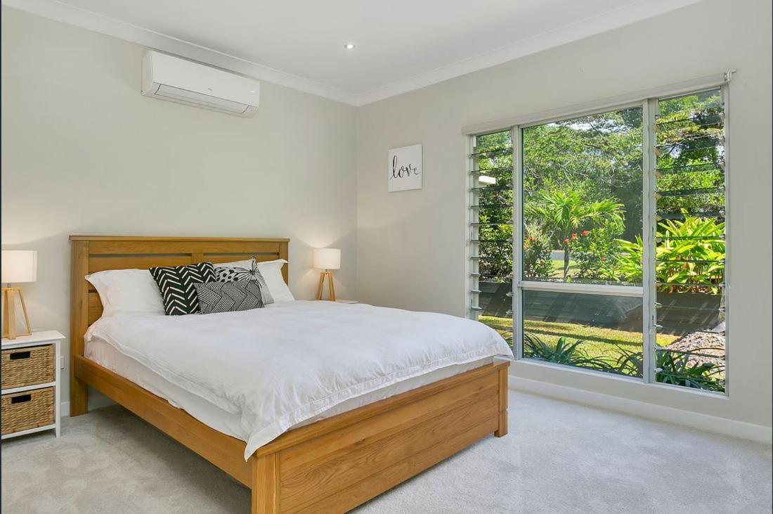 Hilltop Rainforest Retreat Holiday home *