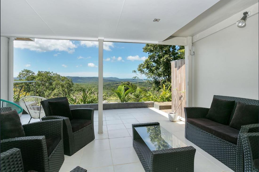 Hilltop Rainforest Retreat Holiday home *