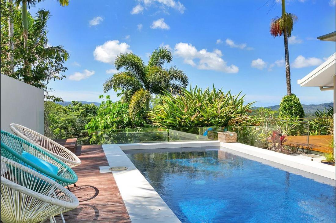 Hilltop Rainforest Retreat *