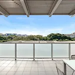 Cairns Coastal Charmer - Your Waterfront Sanctuary