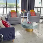 Cairns Ocean View Apartment In Aquarius
