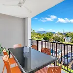 The Loft - Trendy Coastal Charm With Pool