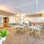 Mercure Cairns