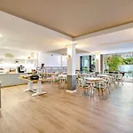 Mercure Cairns