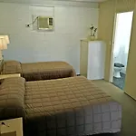 Cairns Motor Inn
