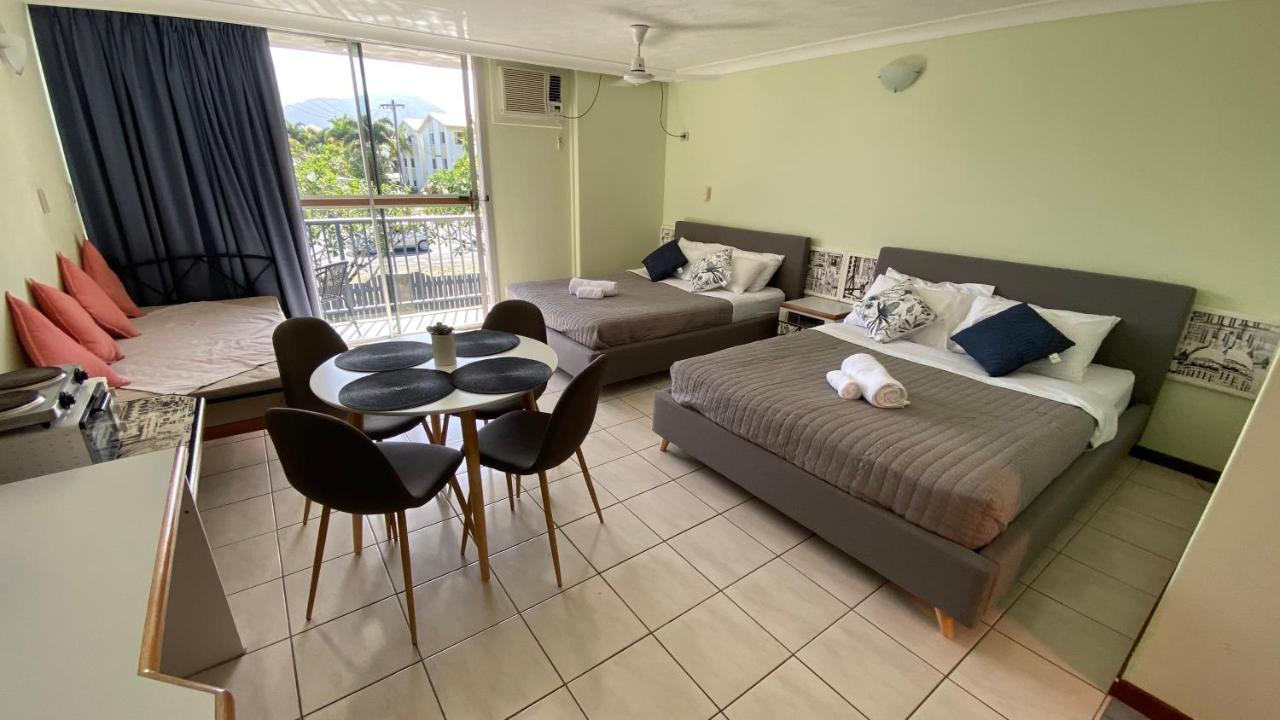 Holiday Lodge Apartment * Cairns