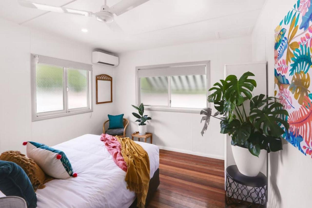 Tropicana - Retro Getaway Cairns