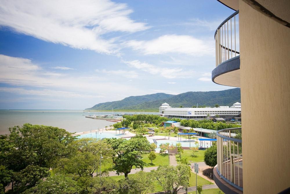 Breakfree Royal Harbour Aparthotel Cairns