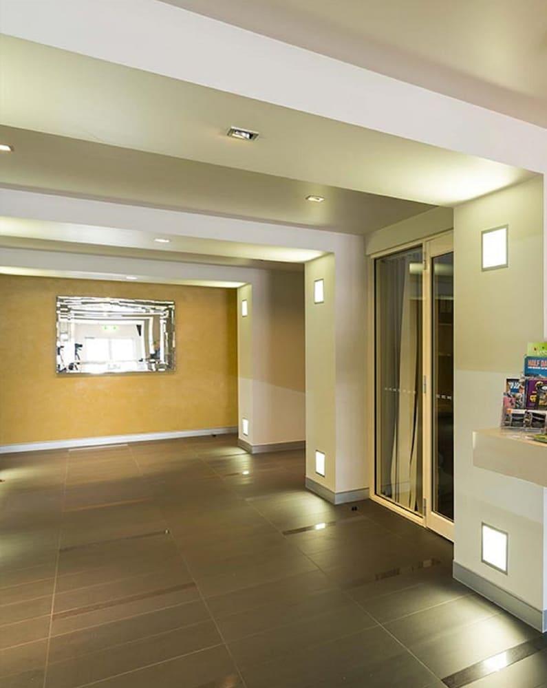 Aparthotel Cairns City Apartments 4*