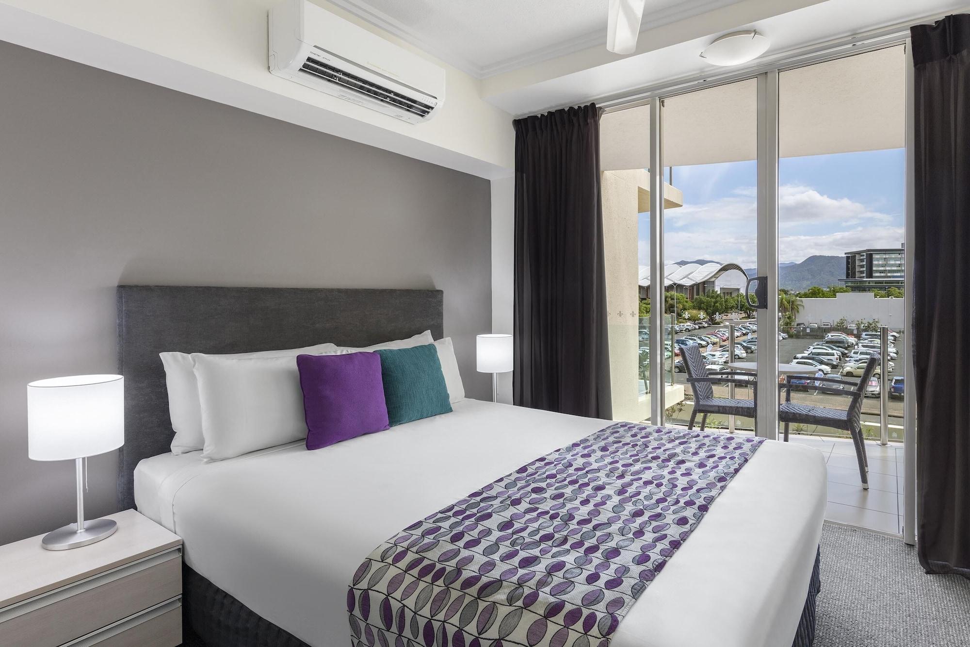Hotel Park Regis Quays