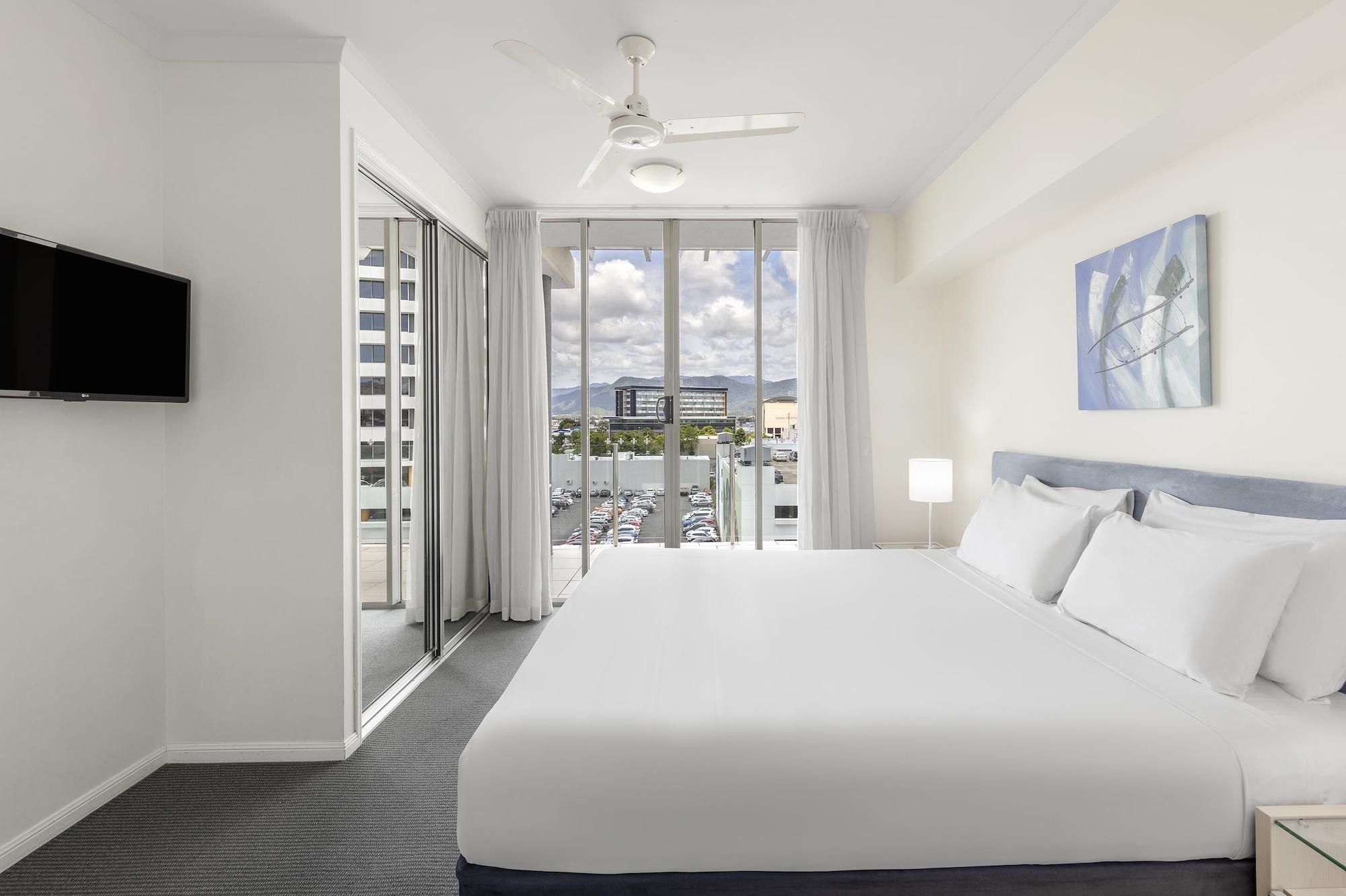 Park Regis Quays 4*