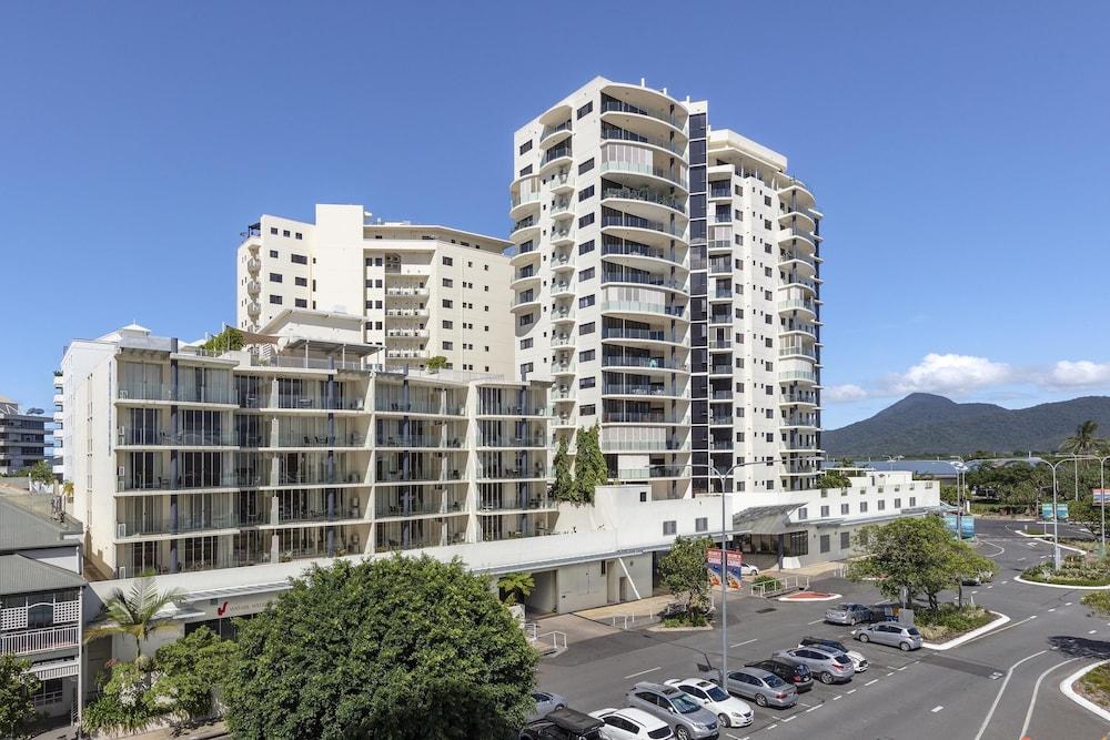 Park Regis Quays Hotel 4*