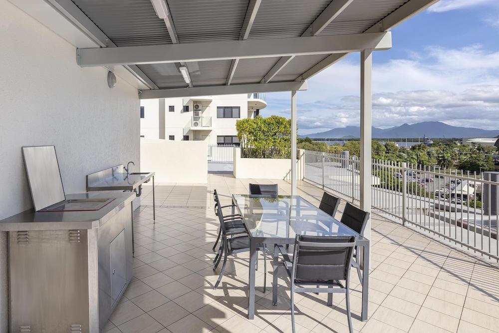 Park Regis Quays Hotel 4*