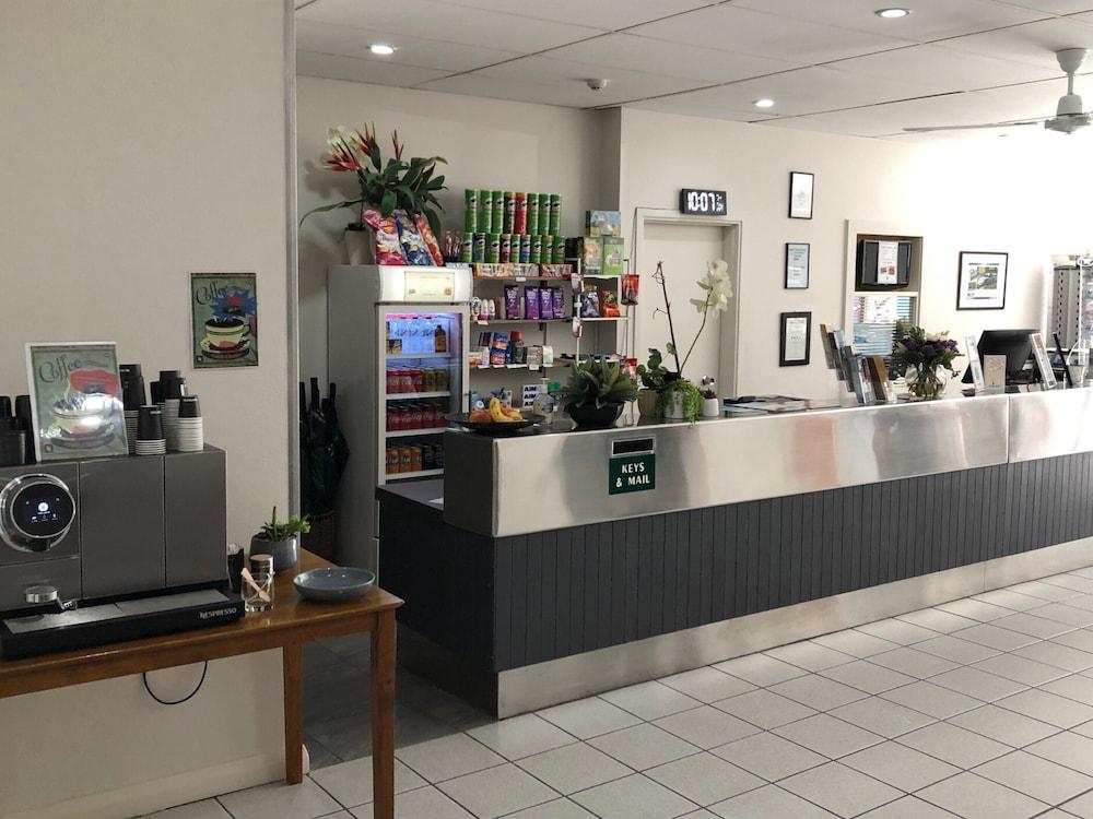 Plaza Hotel Cairns