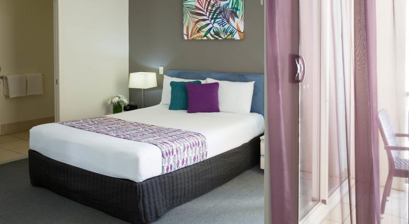 Park Regis Quays 4*